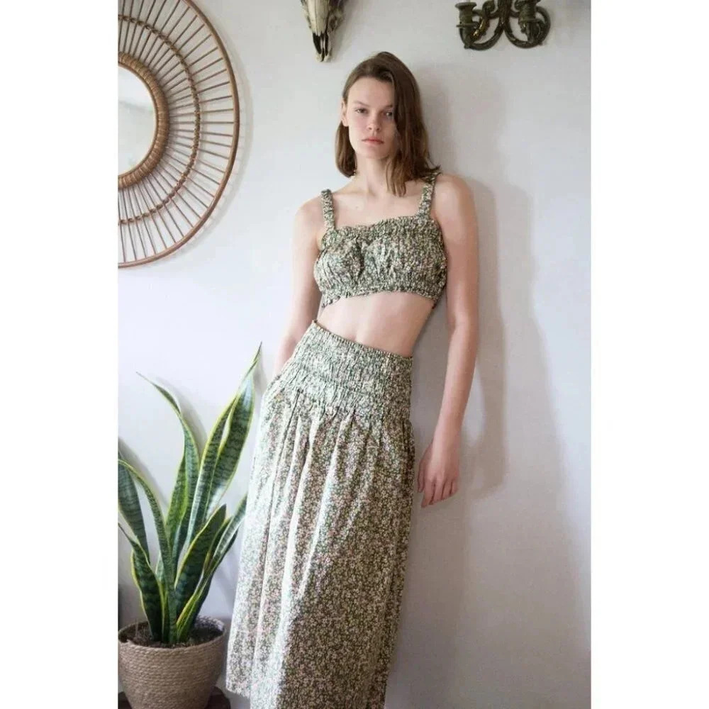 🌟✨2 for $30 ✨🌟 Zara Floral Crop Top